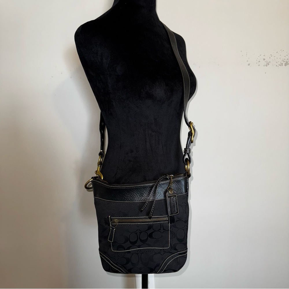 Coach Black Canvas Leather Adj Strap Crossbody Satchel Bag Brass Hardware Purse - Picture 8 of 9